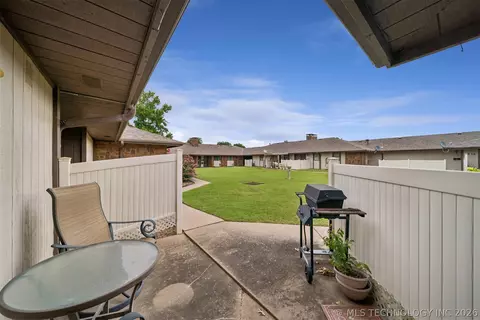 Exterior - 313 E Angus Avenue 1, Dewey, OK 74029 photo 2 of 5