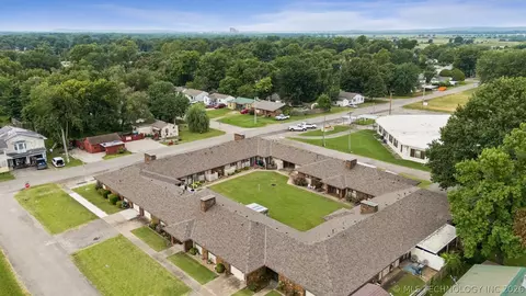 View/Area - 313 E Angus Avenue 1, Dewey, OK 74029 photo 2 of 4
