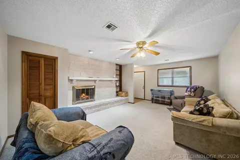 Living - 313 E Angus Avenue 1, Dewey, OK 74029 photo 1 of 2