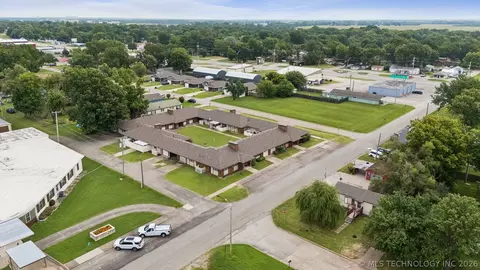 View/Area - 313 E Angus Avenue 1, Dewey, OK 74029 photo 3 of 4