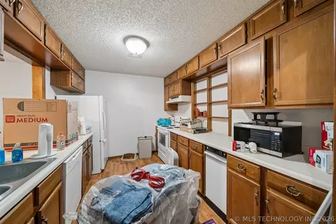Kitchen - 313 E Angus Avenue 1, Dewey, OK 74029 photo 2 of 3