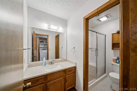 Bath - 313 E Angus Avenue 1, Dewey, OK 74029 photo 1 of 2