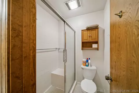 Bath - 313 E Angus Avenue 1, Dewey, OK 74029 photo 2 of 2