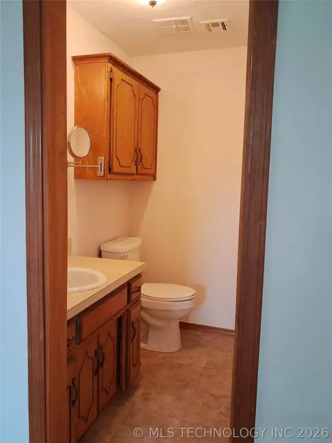 Bath - 118 Orbit, Sulphur, OK 73086 photo 1 of 2