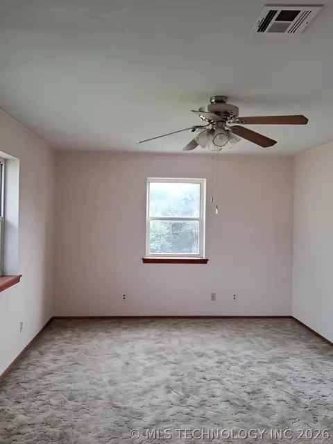 Bedroom - 118 Orbit, Sulphur, OK 73086 photo 2 of 4