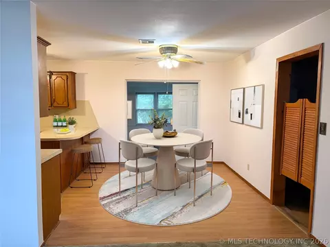 Dining - 118 Orbit, Sulphur, OK 73086 photo 1 of 1