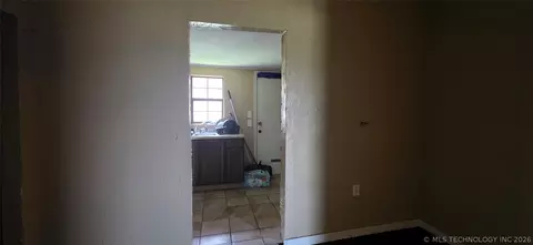 Entry Way - 817 W Moses St, Cushing, OK 74023 photo 1 of 2