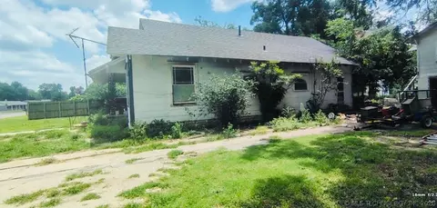 405 S 3rd, Davis, OK 73030 photo 2