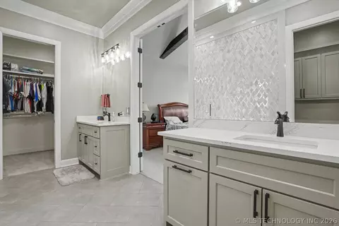 Bath - 5105 E 96th St N, Sperry, OK 74073 photo 1 of 8