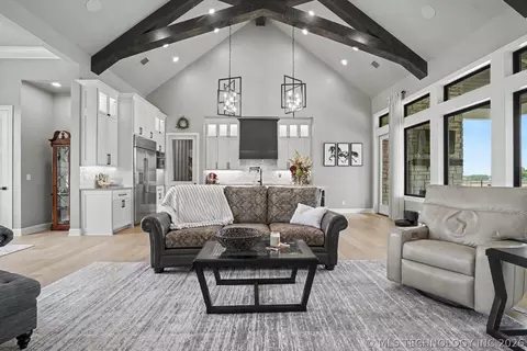 Living - 5105 E 96th St N, Sperry, OK 74073 photo 3 of 4