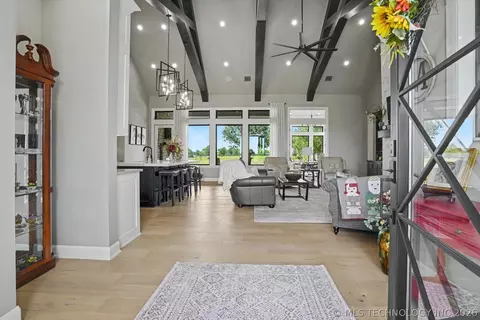 Entry Way - 5105 E 96th St N, Sperry, OK 74073 photo 1 of 8