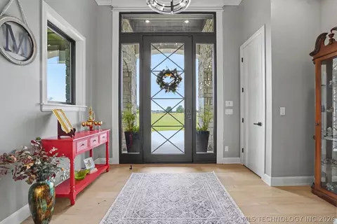 Entry Way - 5105 E 96th St N, Sperry, OK 74073 photo 2 of 8