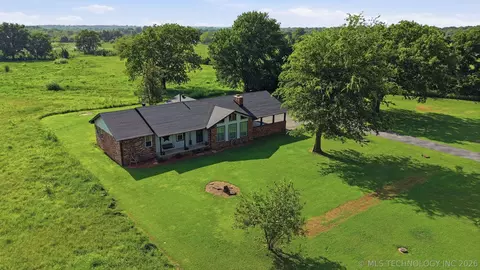 Exterior - 1003 S Chickasaw Ave, Haskell, OK 74436 photo 3 of 8