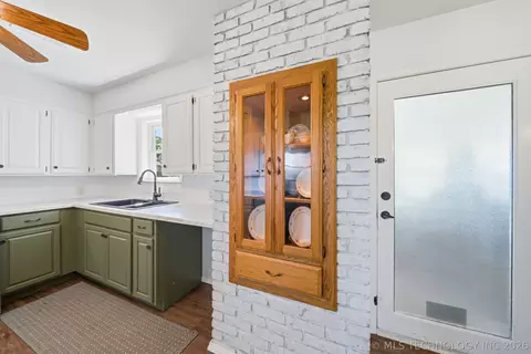 Kitchen - 1003 S Chickasaw Ave, Haskell, OK 74436 photo 5 of 5