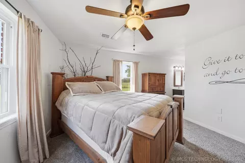 Bedroom - 1003 S Chickasaw Ave, Haskell, OK 74436 photo 4 of 7