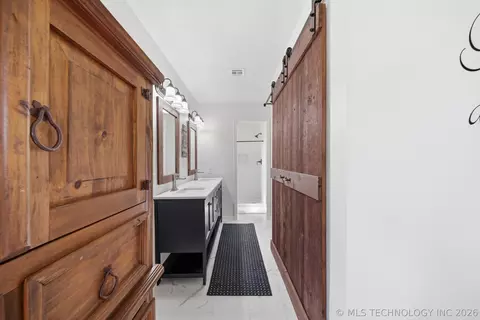 Entry Way - 1003 S Chickasaw Ave, Haskell, OK 74436 photo 1 of 1
