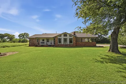 Exterior - 1003 S Chickasaw Ave, Haskell, OK 74436 photo 5 of 8
