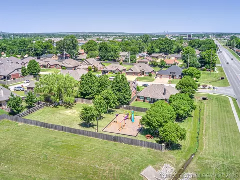 View/Area - 2012 E Princeton St, Broken Arrow, OK 74012 photo 9 of 10