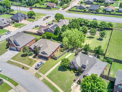 View/Area - 2012 E Princeton St, Broken Arrow, OK 74012 photo 8 of 10