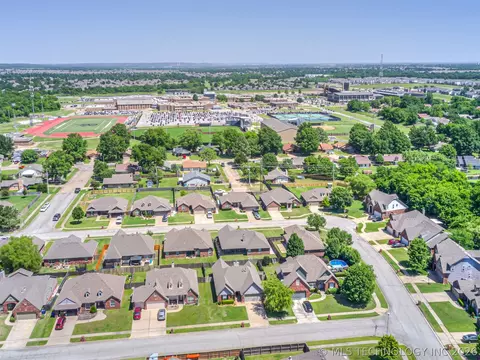 View/Area - 2012 E Princeton St, Broken Arrow, OK 74012 photo 7 of 10