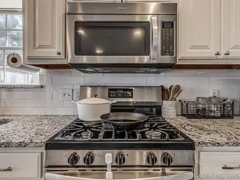 Kitchen - 2012 E Princeton St, Broken Arrow, OK 74012 photo 5 of 6