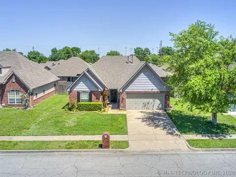 View/Area - 2012 E Princeton St, Broken Arrow, OK 74012 photo 1 of 10