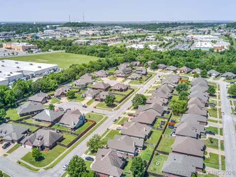 View/Area - 2012 E Princeton St, Broken Arrow, OK 74012 photo 6 of 10