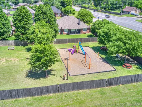 View/Area - 2012 E Princeton St, Broken Arrow, OK 74012 photo 10 of 10