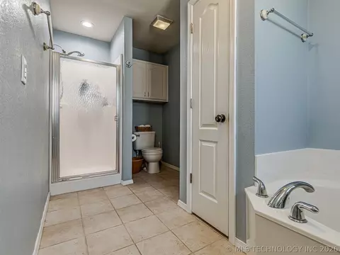 Bath - 2012 E Princeton St, Broken Arrow, OK 74012 photo 4 of 5