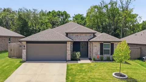 2406 W 30th St N, Tulsa, OK 74127
