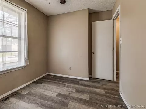 Bedroom - 642 E 138th Pl, Glenpool, OK 74033 photo 10 of 10