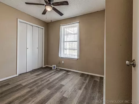 Bedroom - 642 E 138th Pl, Glenpool, OK 74033 photo 8 of 10