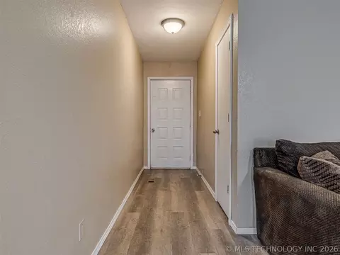 Entry Way - 642 E 138th Pl, Glenpool, OK 74033 photo 1 of 1