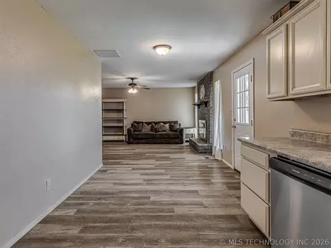 Living - 642 E 138th Pl, Glenpool, OK 74033 photo 6 of 6