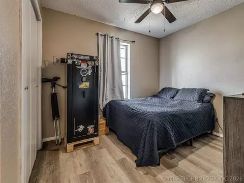 Bedroom - 642 E 138th Pl, Glenpool, OK 74033 photo 5 of 10