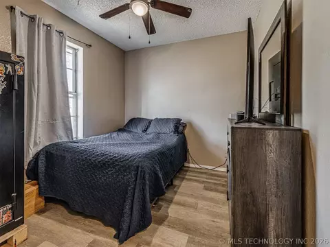 Bedroom - 642 E 138th Pl, Glenpool, OK 74033 photo 6 of 10
