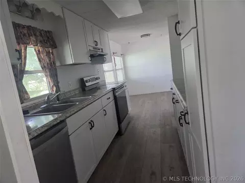 Entry Way - 1310 E Cherry, Cushing, OK 74023 photo 1 of 1