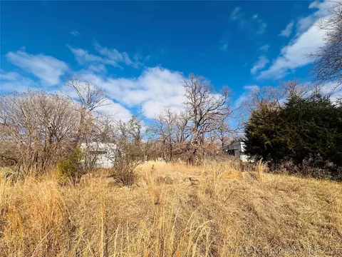 964 Comanche Dr, Eufaula, OK 74432 photo 2