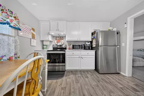 Kitchen - 804 N 4th St, Jay, OK 74346 photo 2 of 2