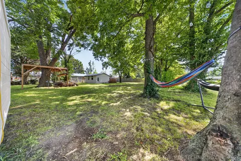 Exterior - 804 N 4th St, Jay, OK 74346 photo 6 of 7