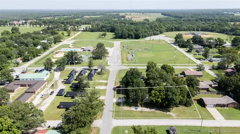 View/Area - 804 N 4th St, Jay, OK 74346 photo 4 of 4