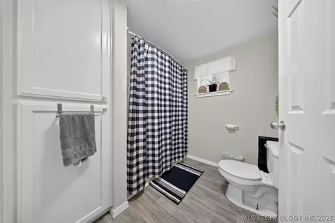 Bath - 804 N 4th St, Jay, OK 74346 photo 2 of 2