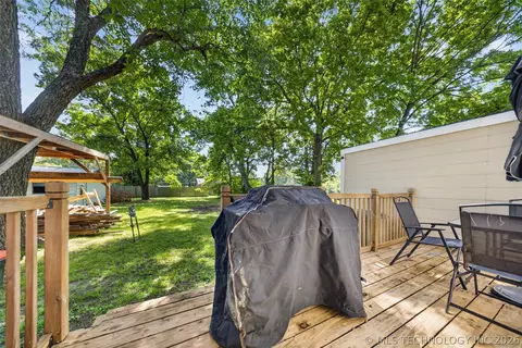 Exterior - 804 N 4th St, Jay, OK 74346 photo 5 of 7