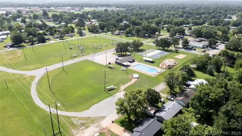 View/Area - 804 N 4th St, Jay, OK 74346 photo 3 of 4