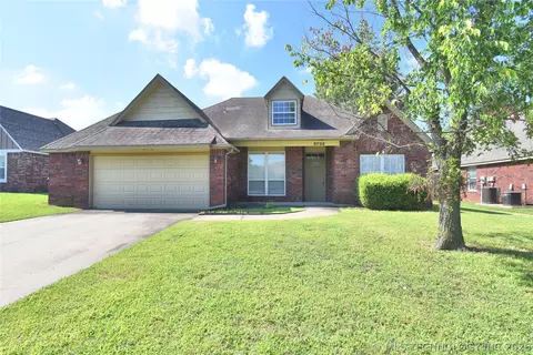 9708 E 111th St N, Owasso, OK 74055