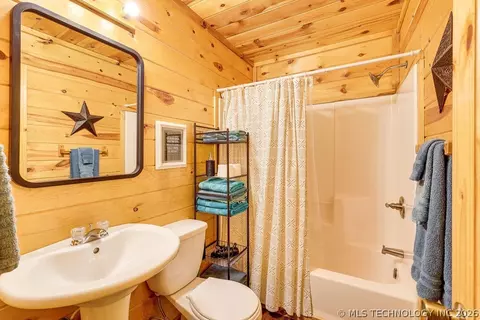 Bath - 609 Canoe Rd, Broken Bow, OK 74728 photo 1 of 3
