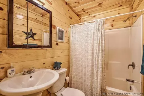 Bath - 609 Canoe Rd, Broken Bow, OK 74728 photo 2 of 3