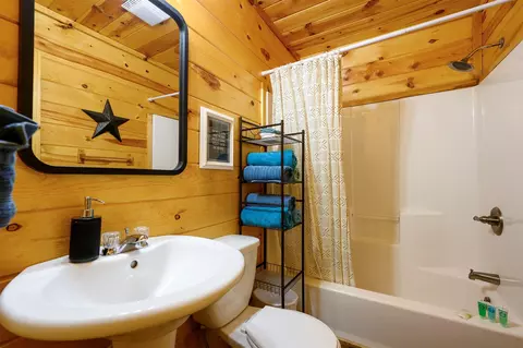 Bath - 609 Canoe Rd, Broken Bow, OK 74728 photo 9 of 9