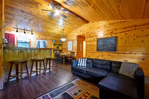 Living - 609 Canoe Rd, Broken Bow, OK 74728 photo 6 of 7