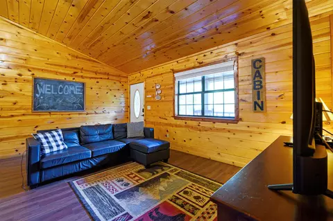 Living - 609 Canoe Rd, Broken Bow, OK 74728 photo 5 of 7